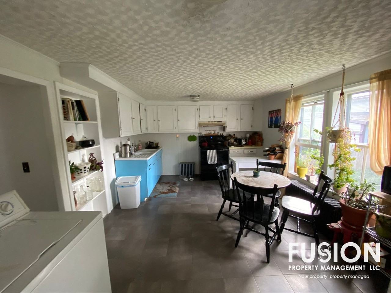 54 Elm St - Photo 7 of 30