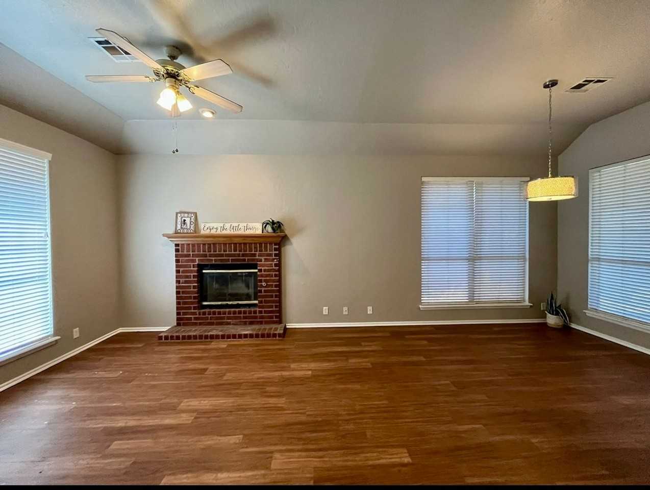 10517 Nw 45th St - Photo 3 of 22