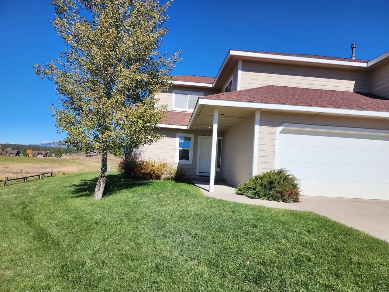 67 Edinburgh Cir - Photo 2 of 13