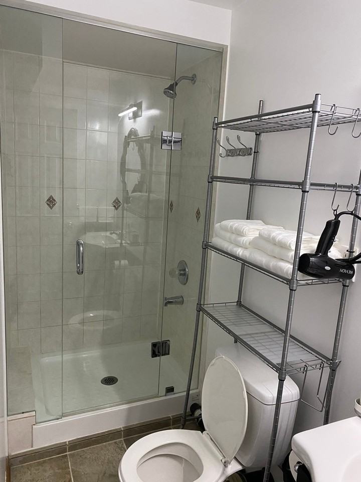 8132 Tenth Line North #Bsmt - Photo 3 of 11