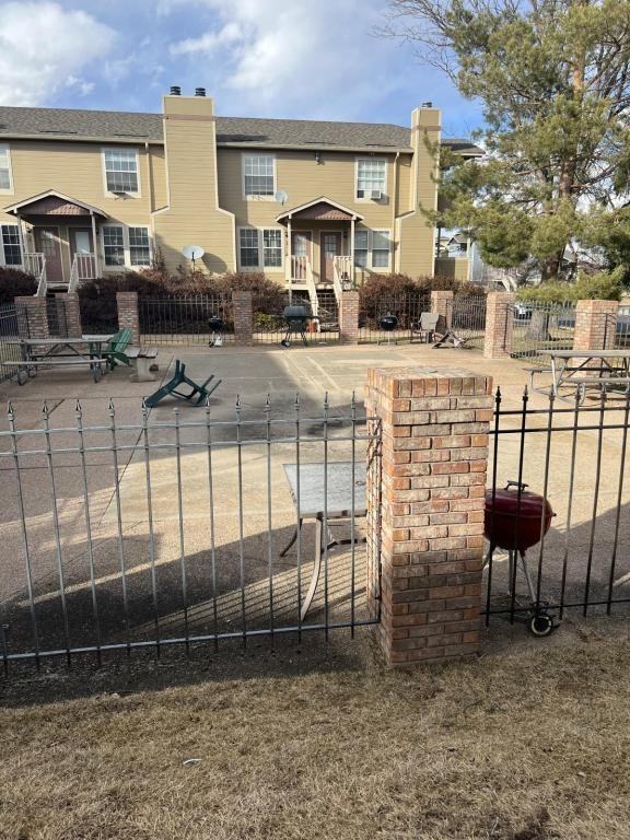 1814 Belmar Dr - Photo 3 of 15