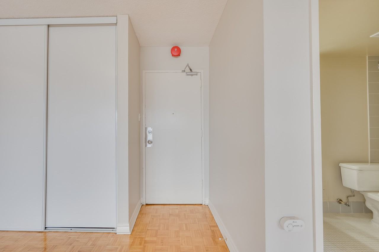 215 Gosford Blvd. Apartments 215 Gosford Blvd, Toronto, ON M3N 2W2