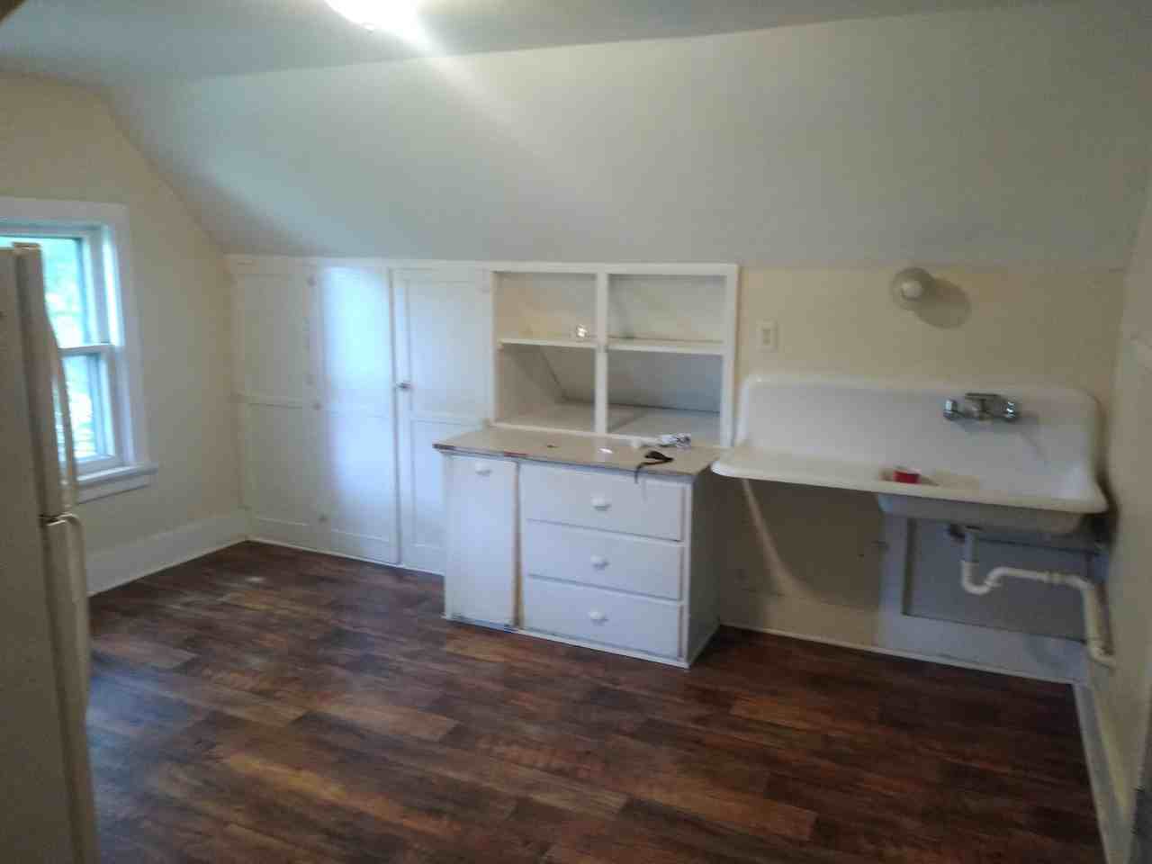 1621 Erie Ave - Photo 2 of 17