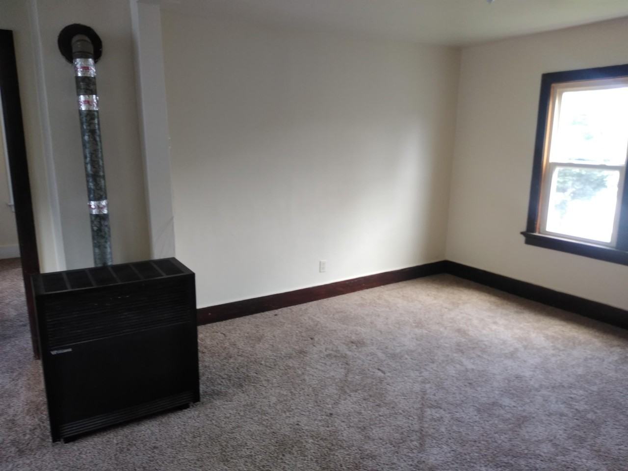 1621 Erie Ave - Photo 3 of 17