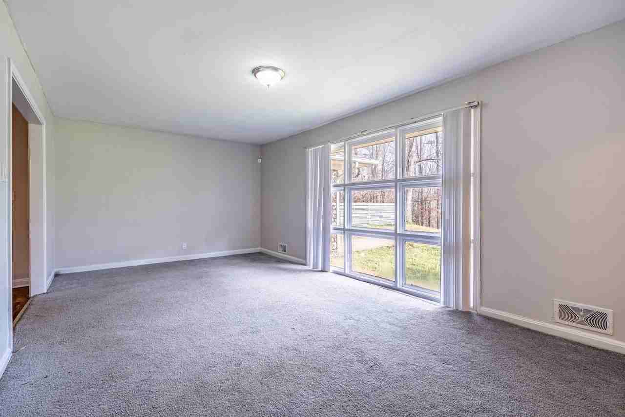 2356 Edgewater Dr Sw - Photo 3 of 20