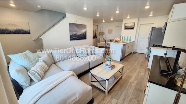 8455 W Bowie Dr - Photo 3 of 9