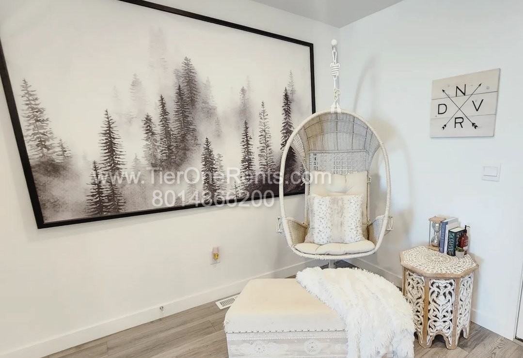 8455 W Bowie Dr - Photo 6 of 9