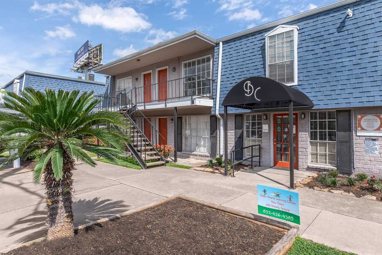 Bender Creek Apartments - Photo 2 of 17