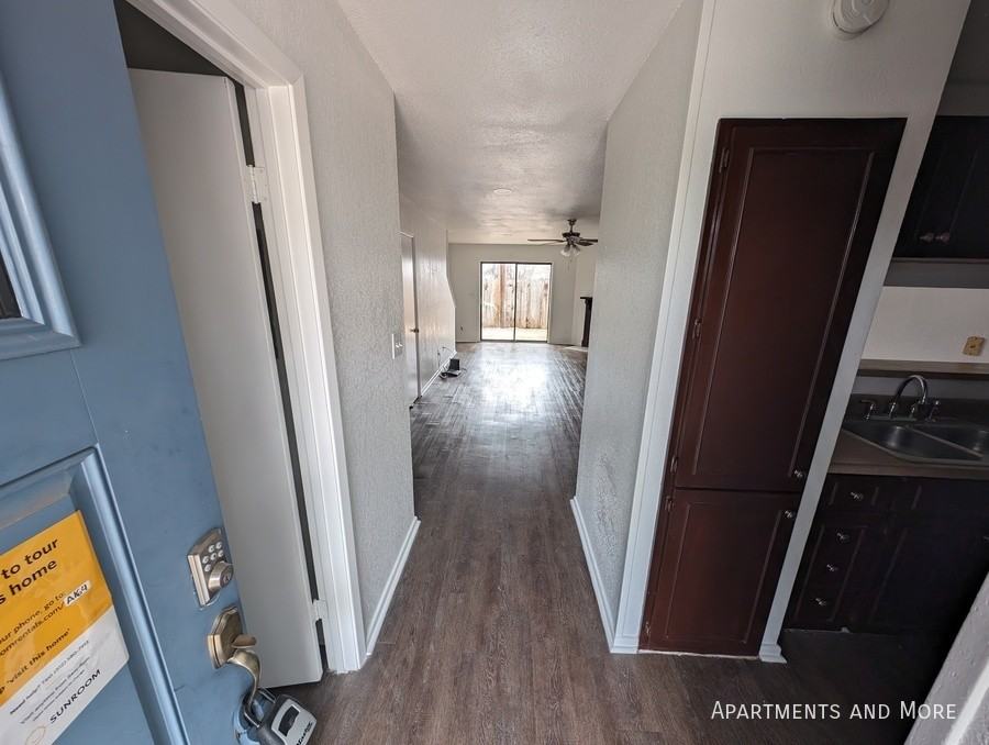 1606 Mill St #B - Photo 2 of 19