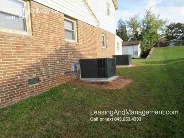 1010 Treadway Ct - Photo 3 of 28