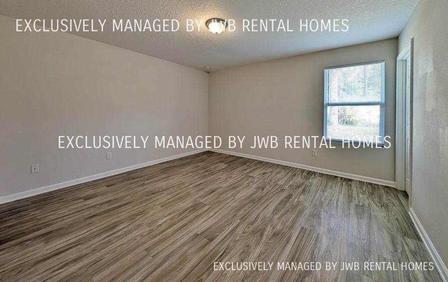 3323 Duane Ave - Photo 2 of 9