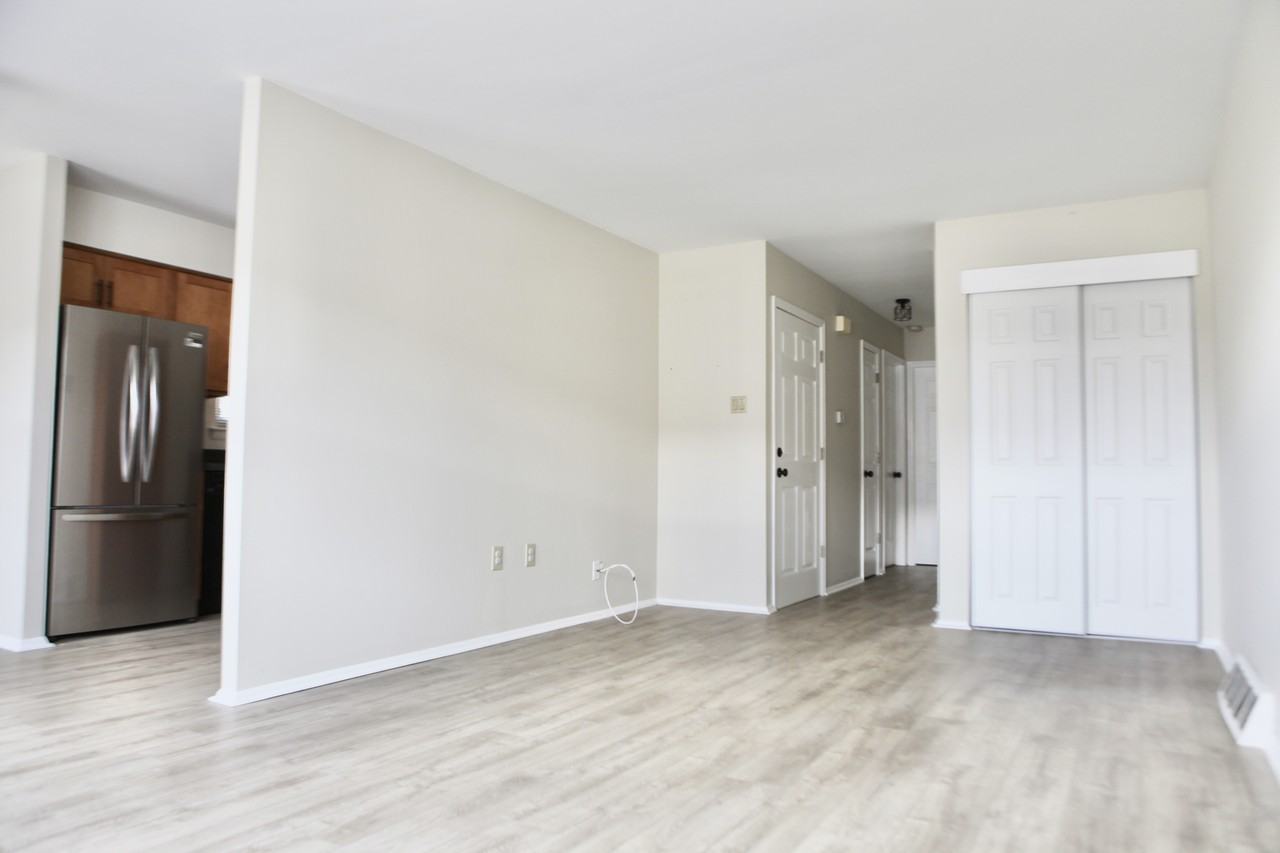 9967 Lackland Dr #1 - Photo 3 of 19