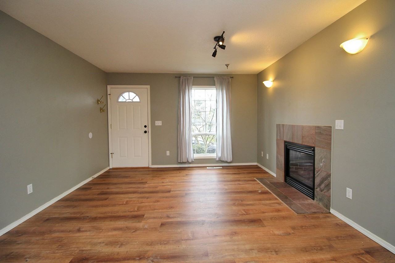 3122 N Halleck St - Photo 3 of 28