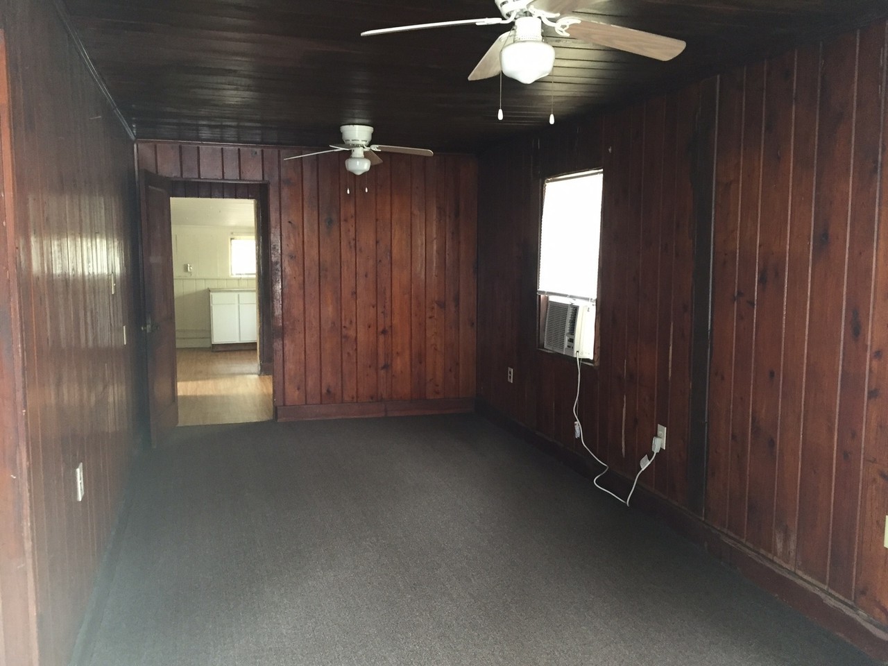1040 Texas Ave - Photo 2 of 9