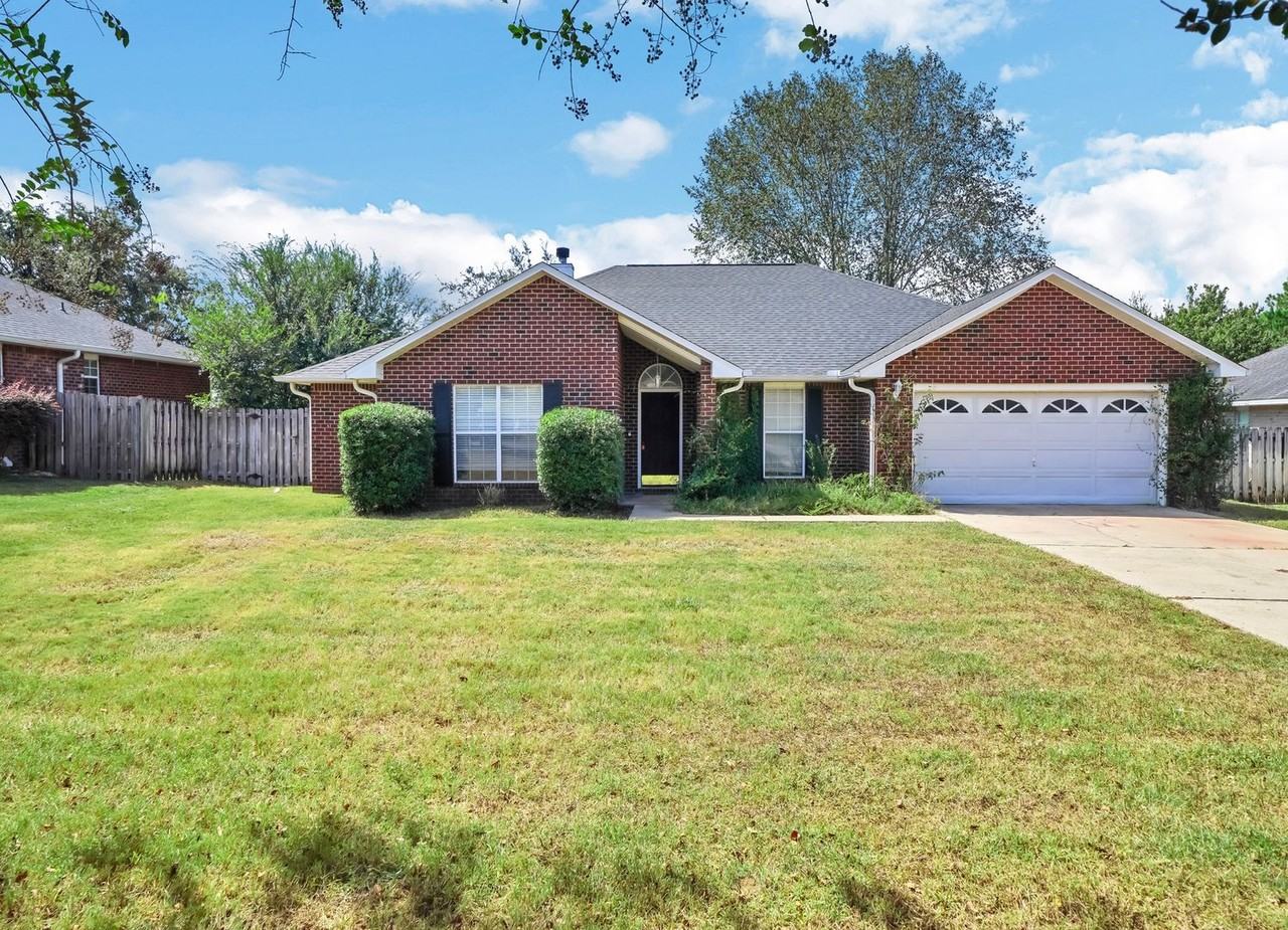 815 Travis Ct - Photo 2 of 44