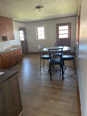 310 4th St - Photo 3 of 10