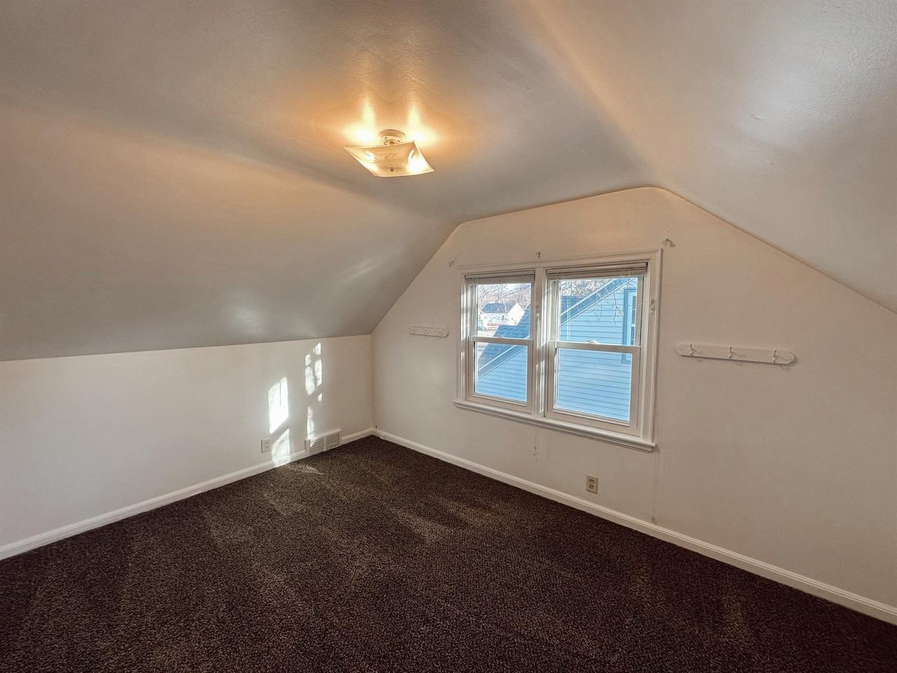 605 12th St N #1 - Photo 4 of 12