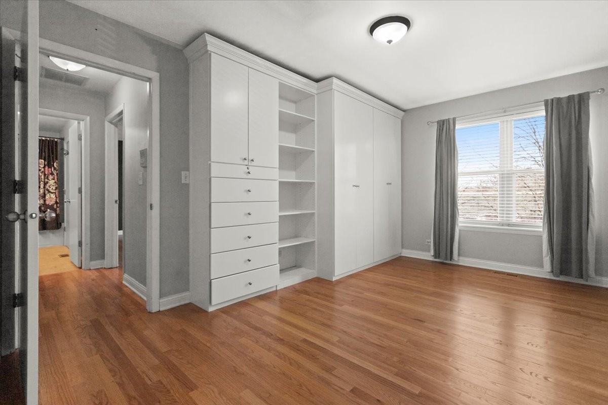 4520 S Woodlawn Ave - Photo 2 of 11