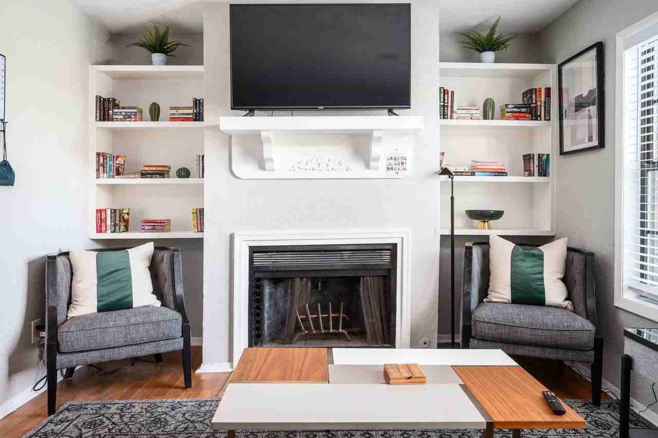 3092 Destin Cir #3 - Photo 3 of 34