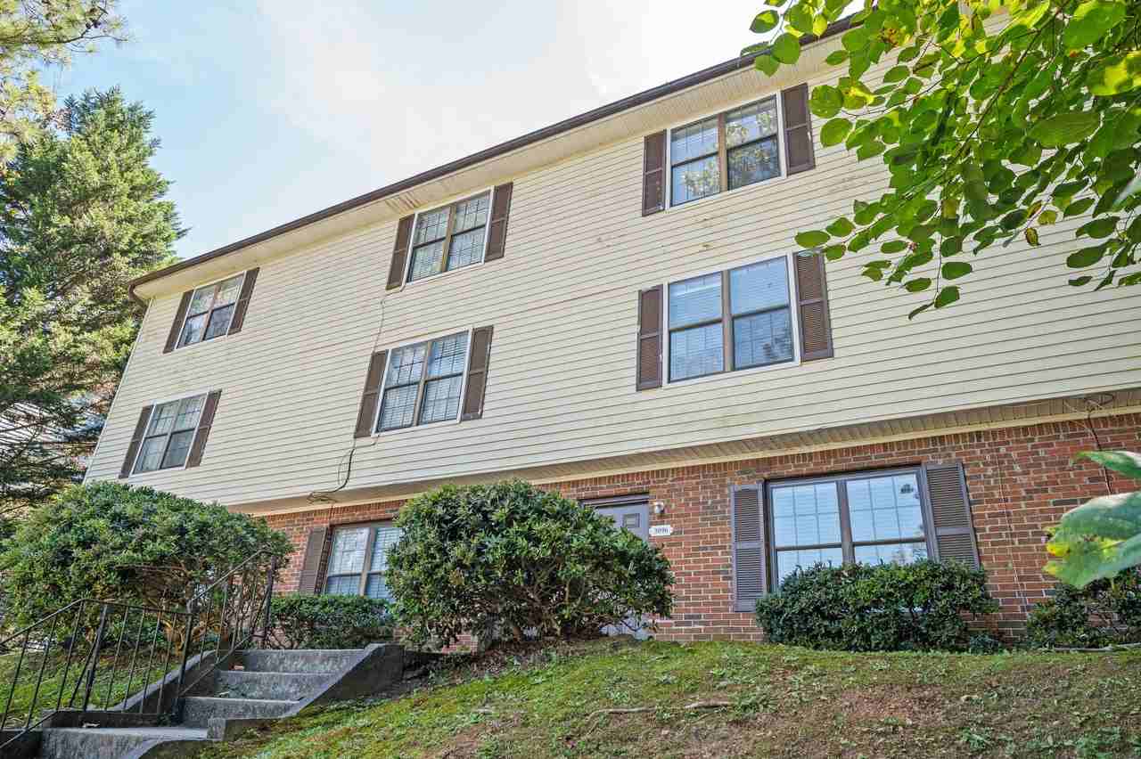 3092 Destin Cir #3 - Photo 4 of 34