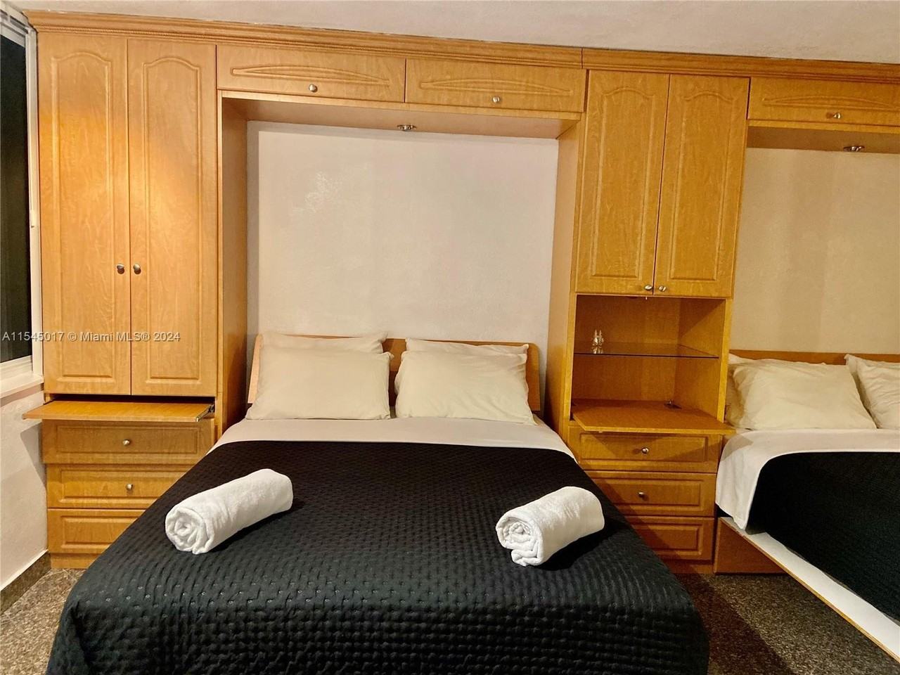 19201 Collins Ave #441 - Photo 3 of 8