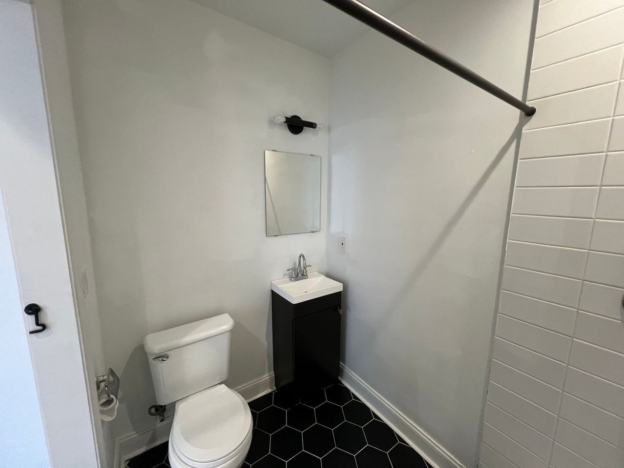 1622 N Bouvier St - Photo 4 of 21