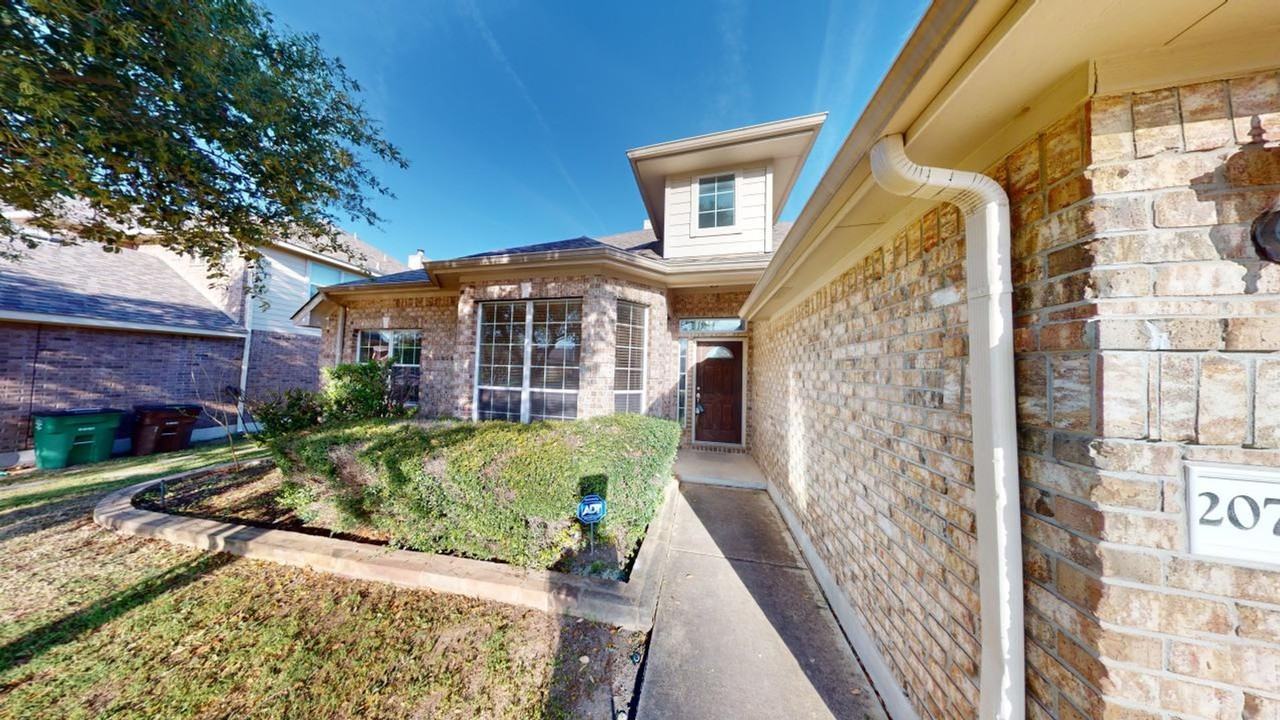 20717 Bellerive Dr - Photo 3 of 40