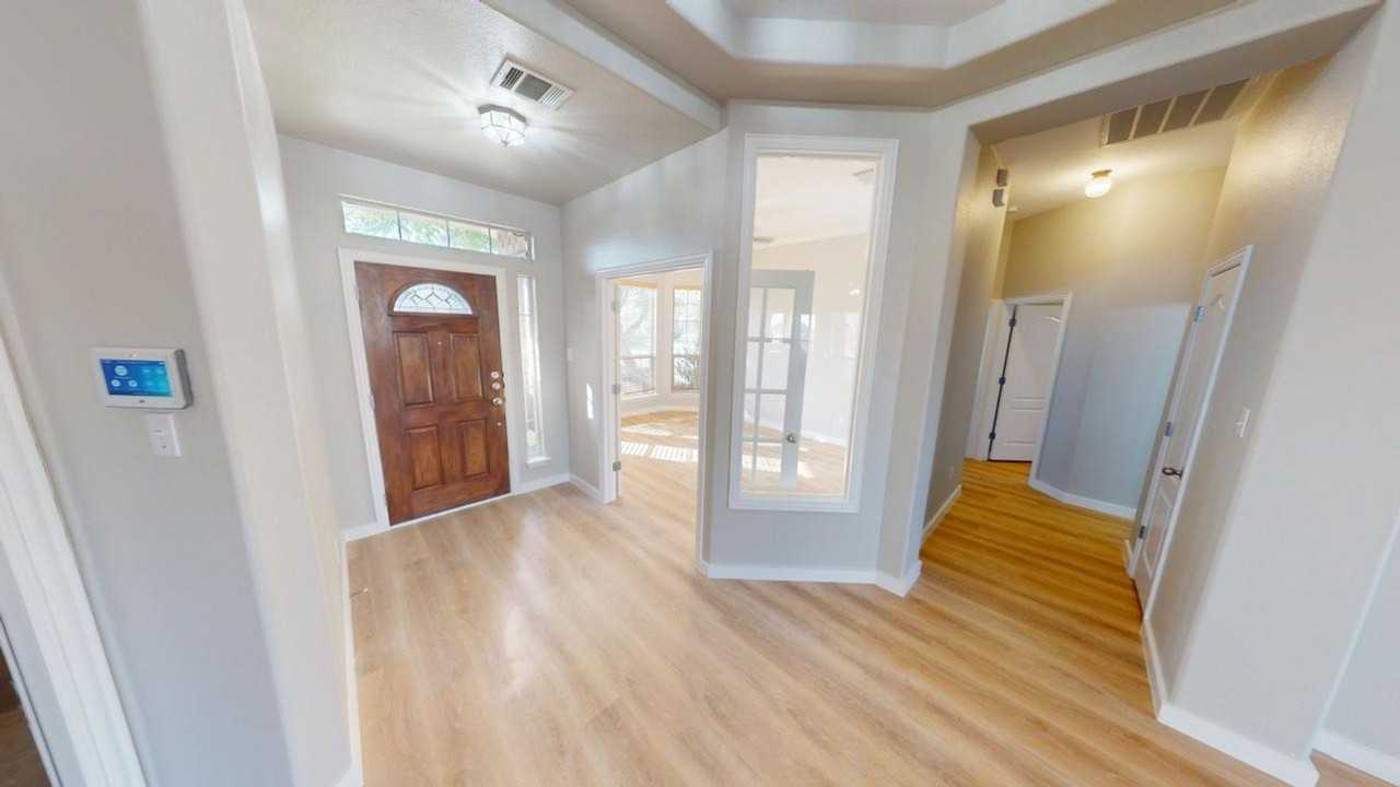 20717 Bellerive Dr - Photo 4 of 40