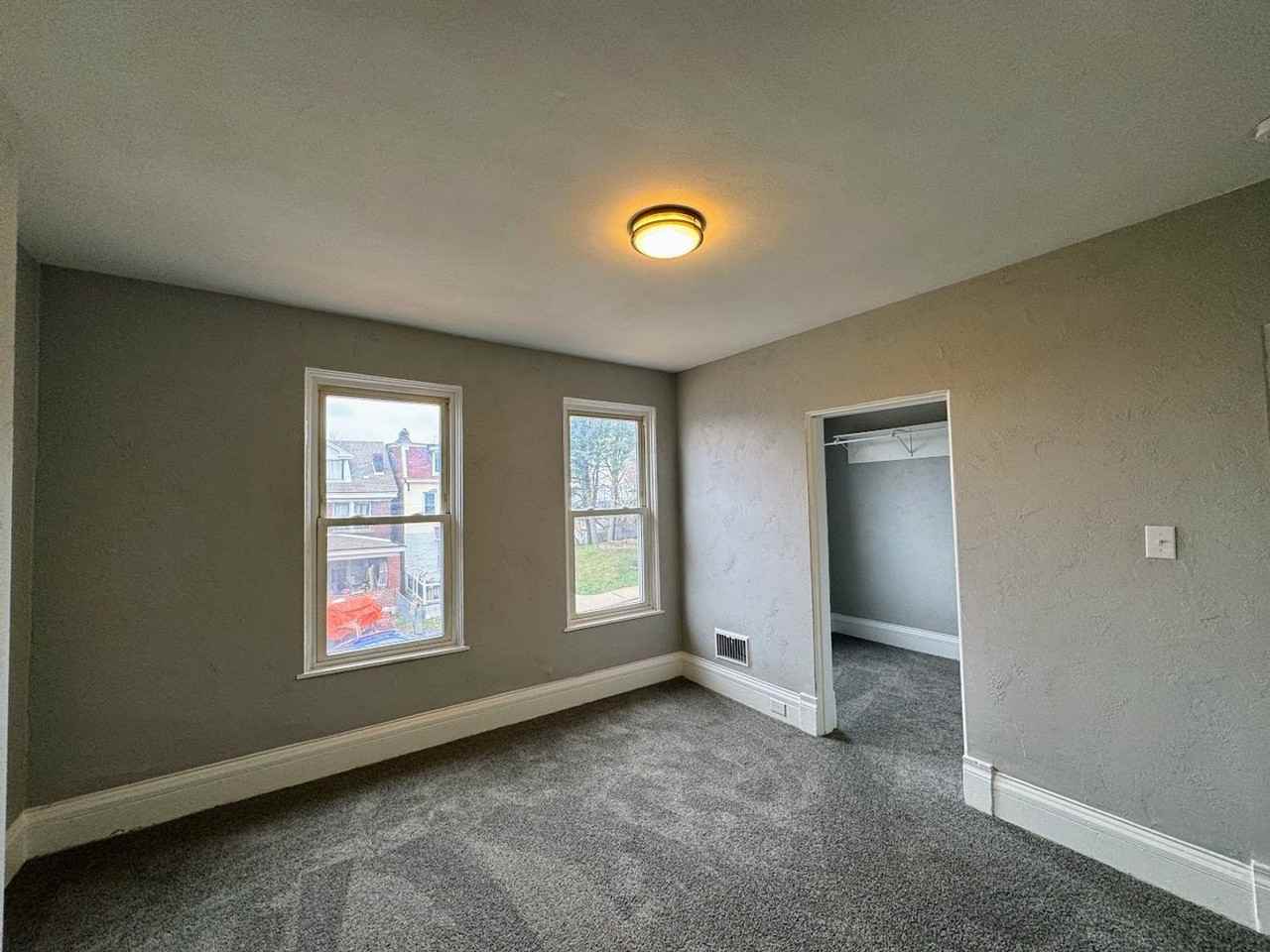 320 Orchard Pl - Photo 5 of 12