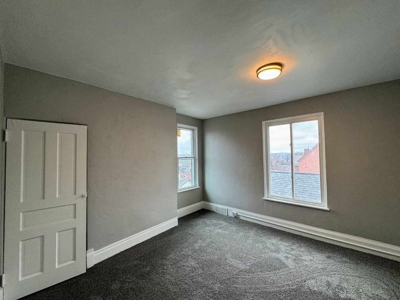 320 Orchard Pl - Photo 6 of 12