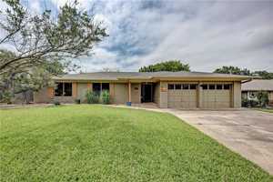 featured image of 402 Greenwood Dr