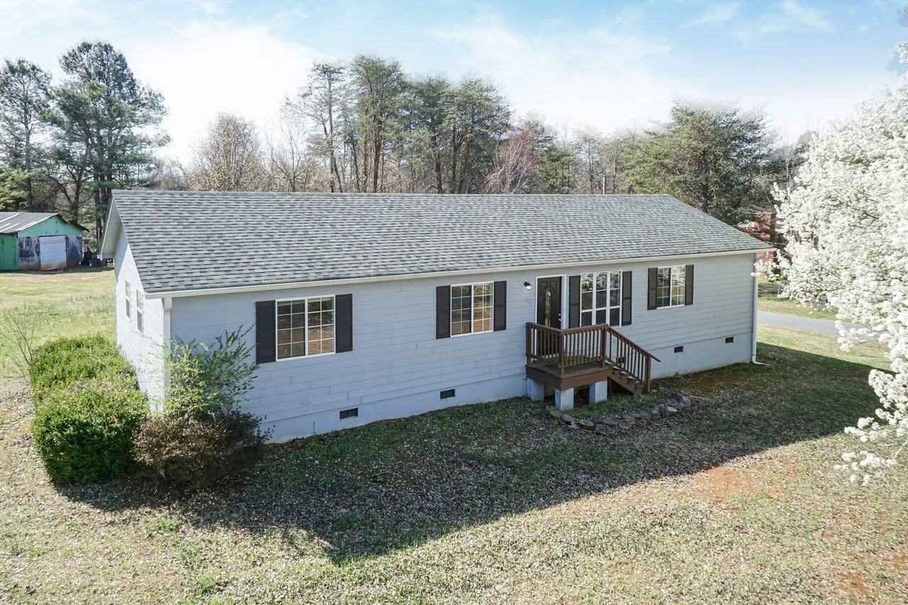 6494 Burlington Rd - Photo 3 of 20