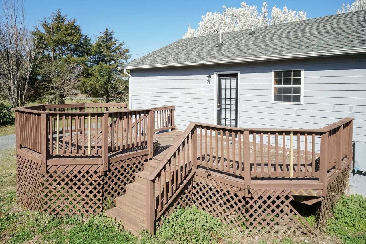 6494 Burlington Rd - Photo 4 of 20