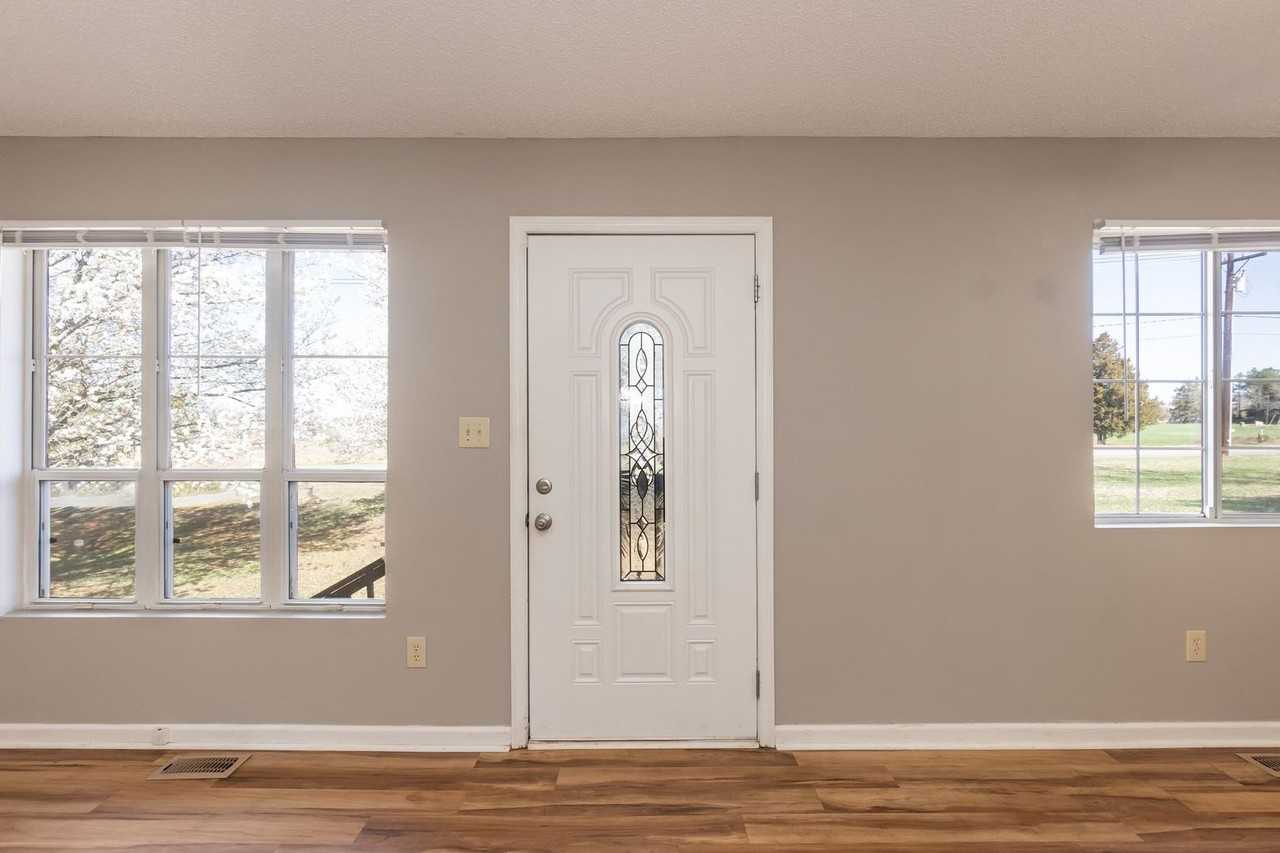 6494 Burlington Rd - Photo 7 of 20