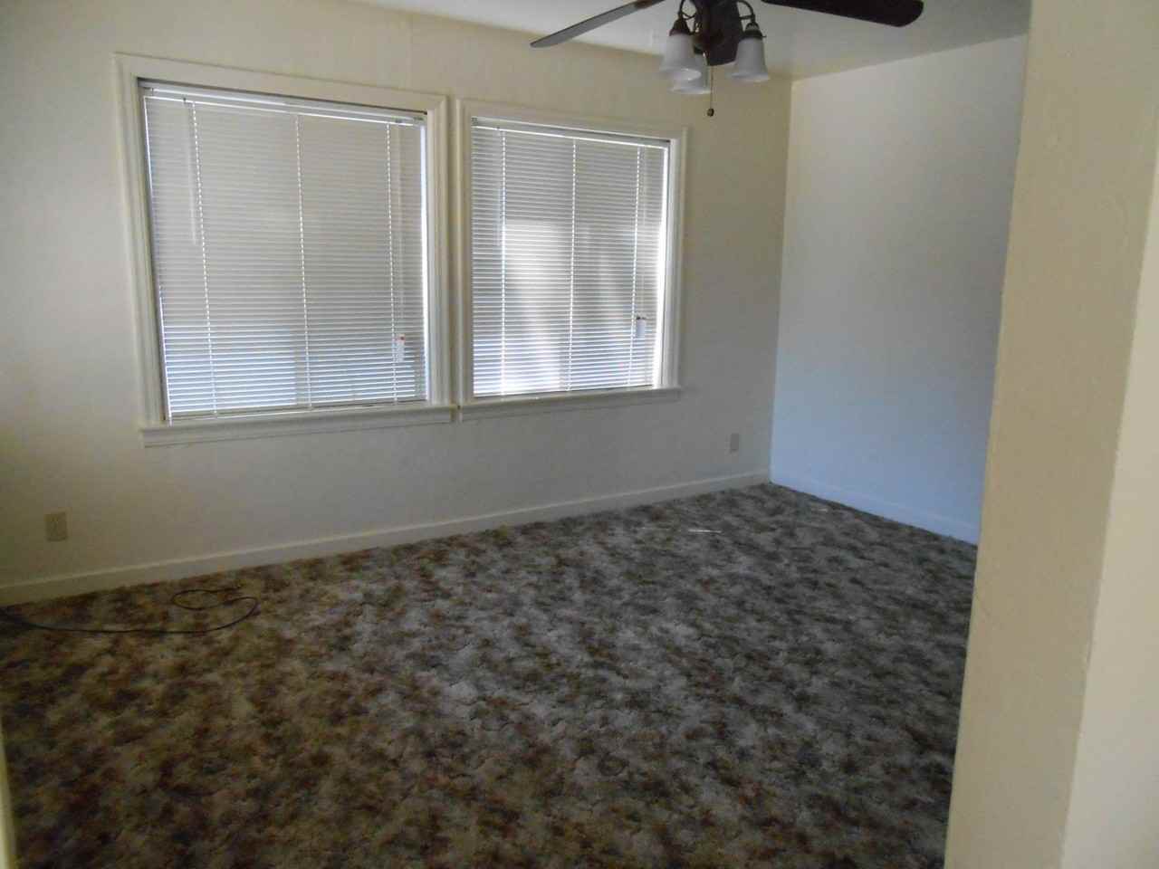 2144 Gold St - Photo 3 of 8