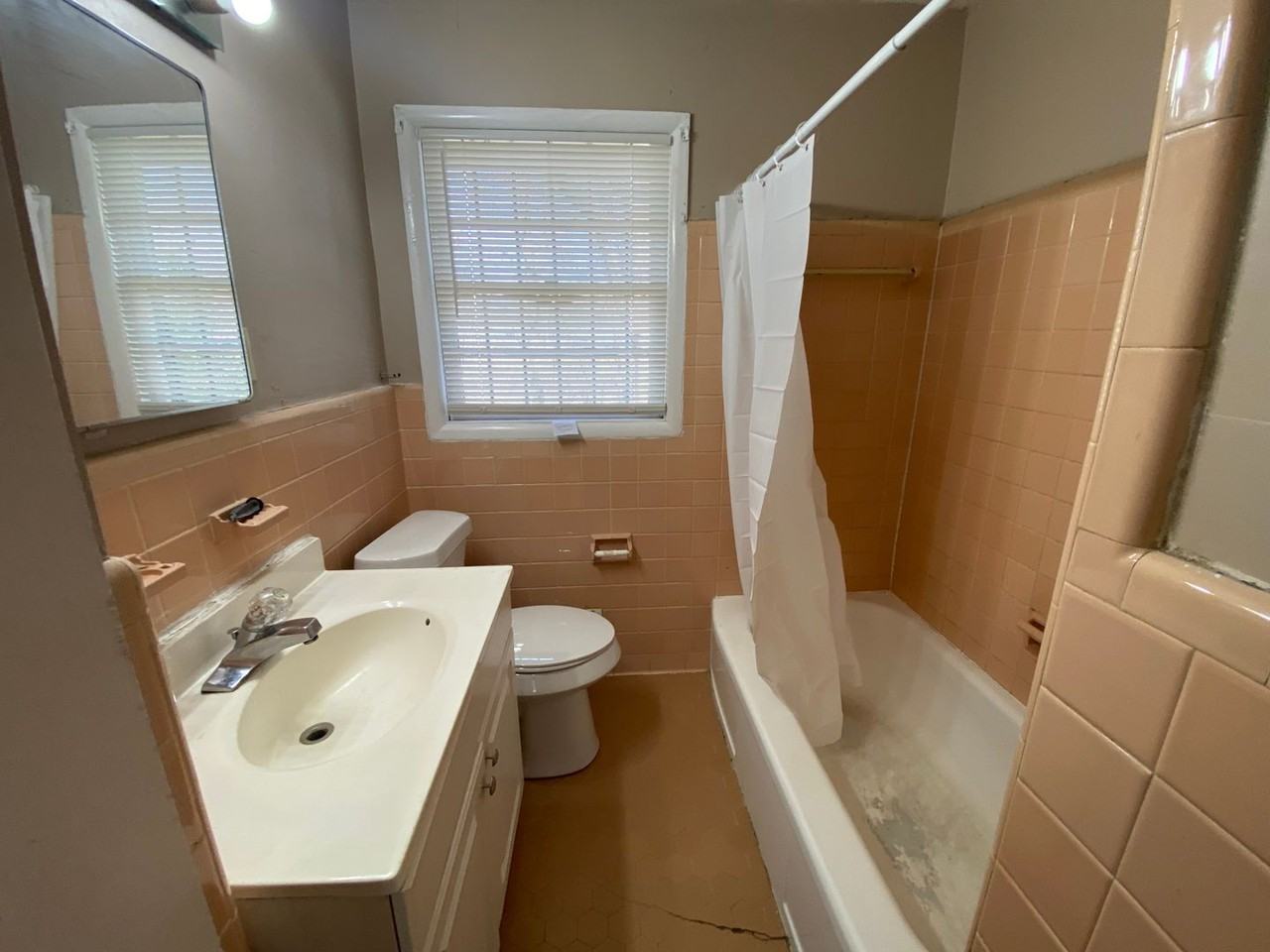 393 Sunbrook Ave - Photo 2 of 6