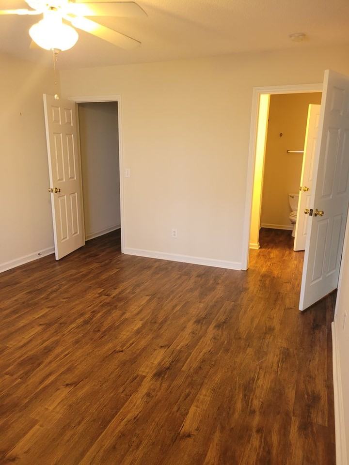 184 Bethania Oaks Cir - Photo 3 of 9