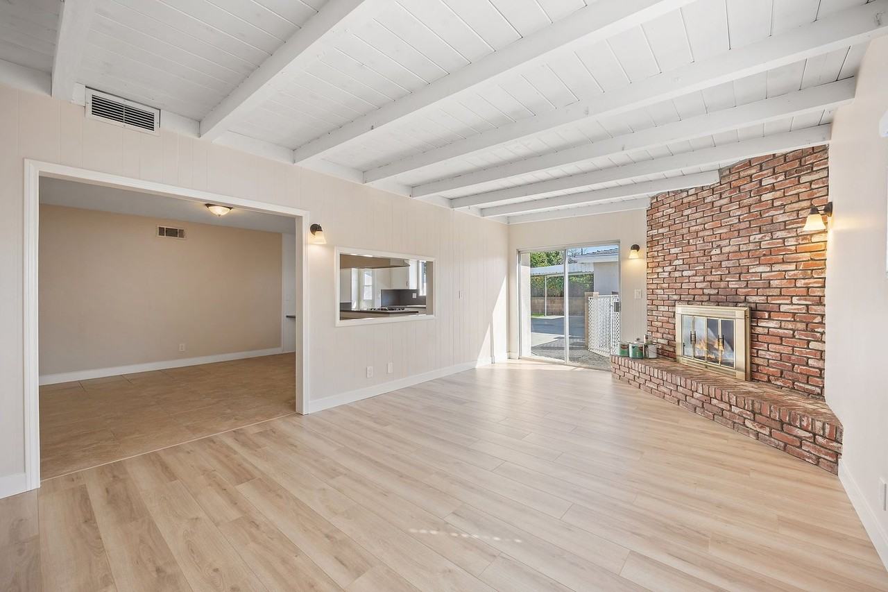 11644 Tidwell Ave - Photo 3 of 24