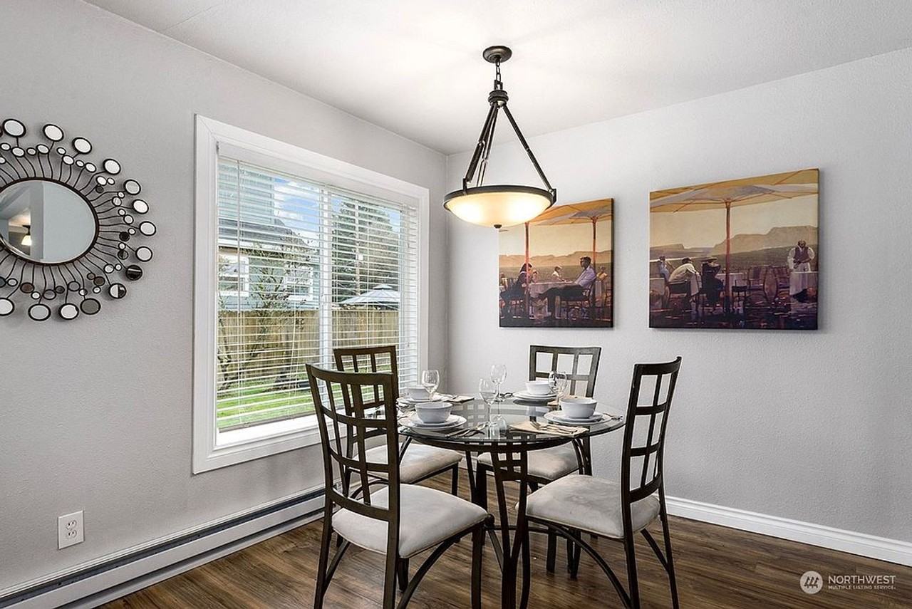 2127 S Ainsworth Ave - Photo 6 of 27