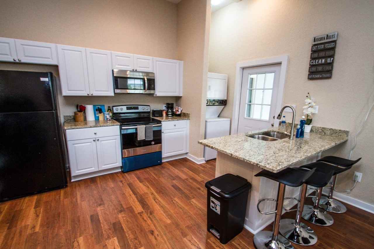 121 Douglas - Photo 5 of 22