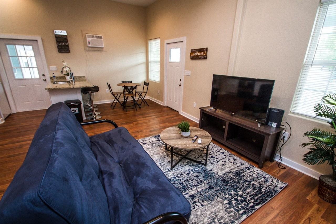 121 Douglas - Photo 7 of 22