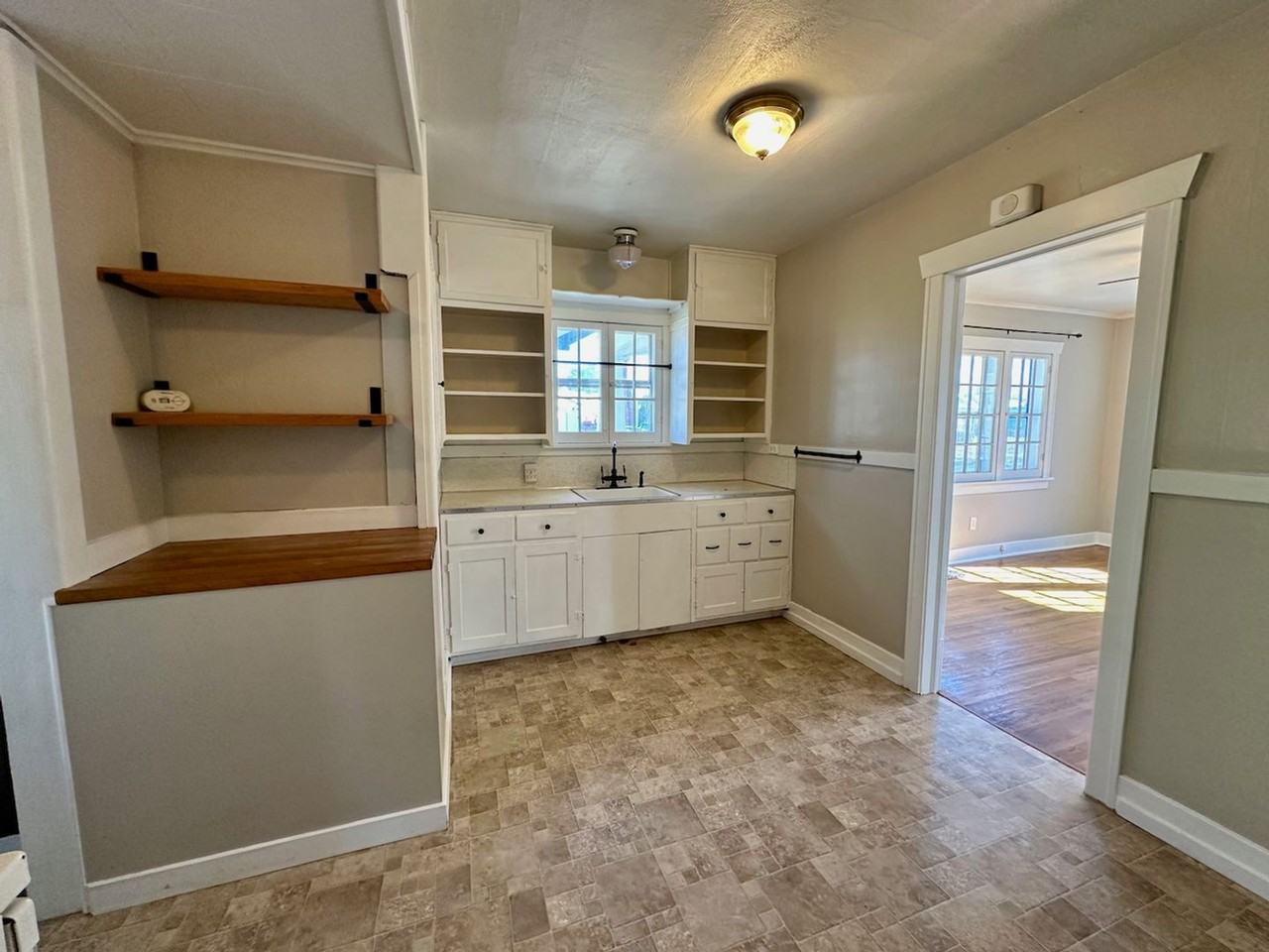 4423 N Lincoln St - Photo 3 of 24