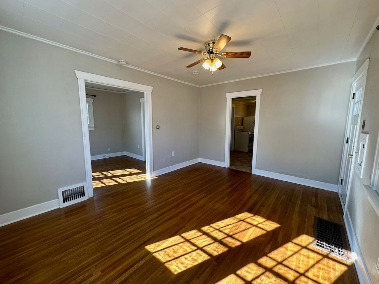 4423 N Lincoln St - Photo 5 of 24