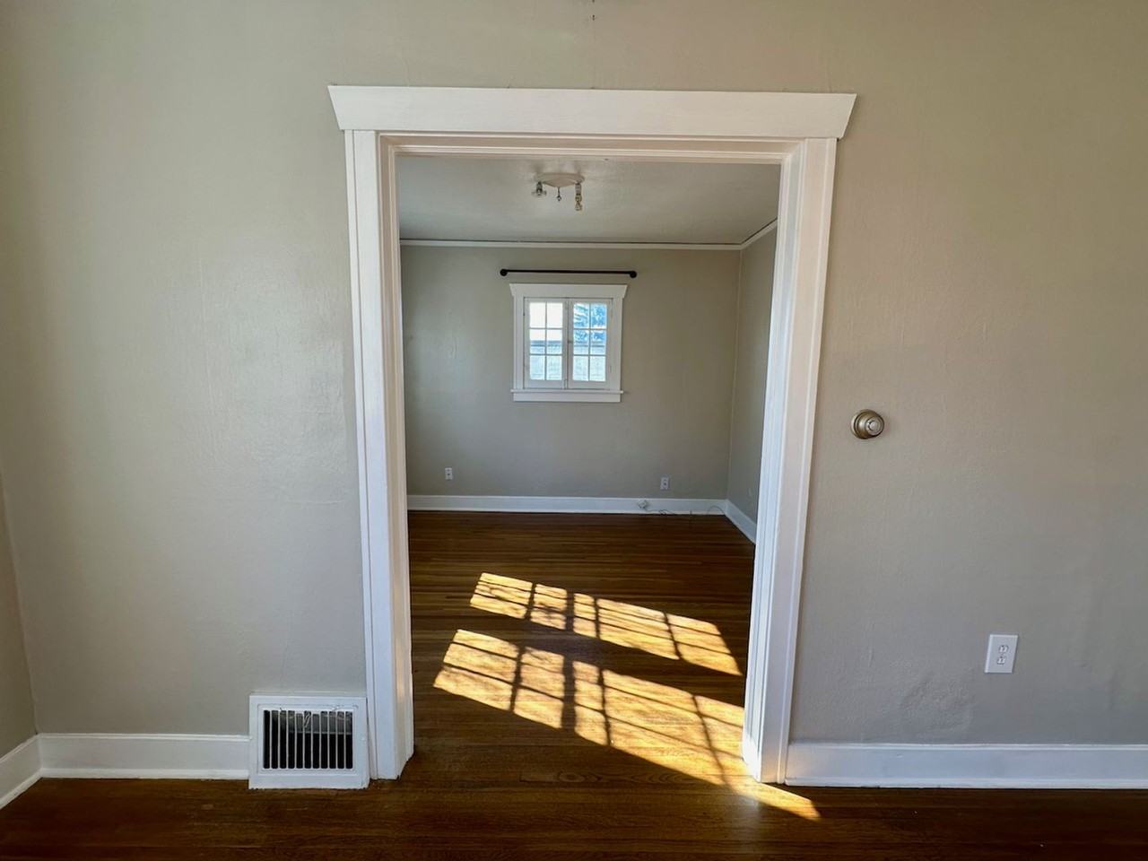 4423 N Lincoln St - Photo 6 of 24