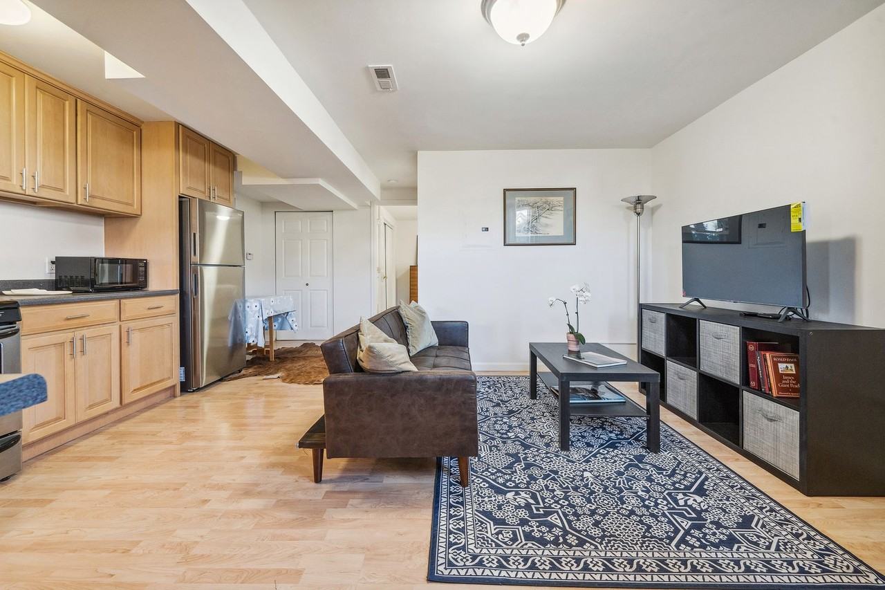 31 Montcalm St - Photo 3 of 12