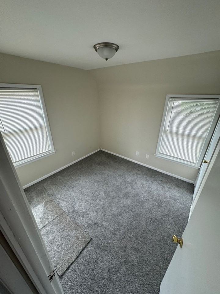 4246 E 126th St - Photo 2 of 13