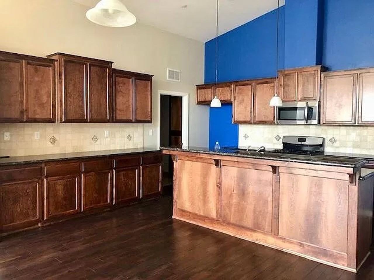 9501 Whitman Ave - Photo 5 of 8