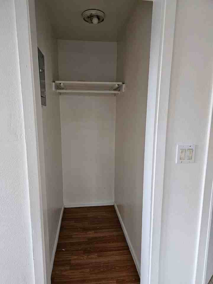 13955 Lakeshore Dr #3 - Photo 4 of 12