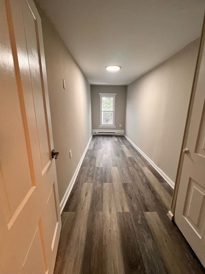 706 W. Market Street - Photo 3 of 9