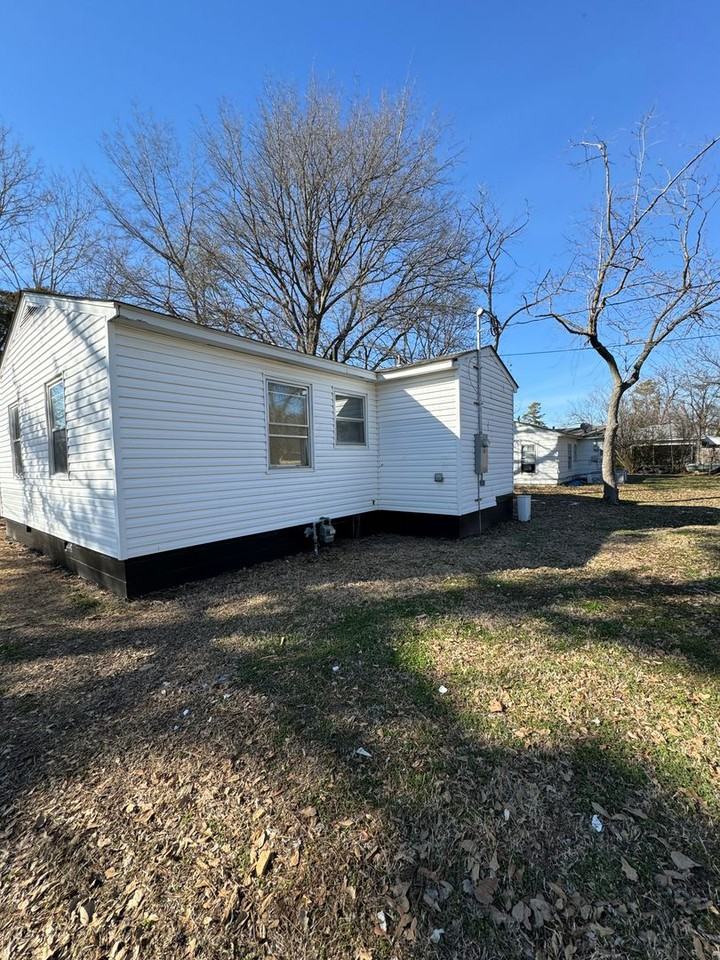 165 S Parkview Dr - Photo 3 of 11